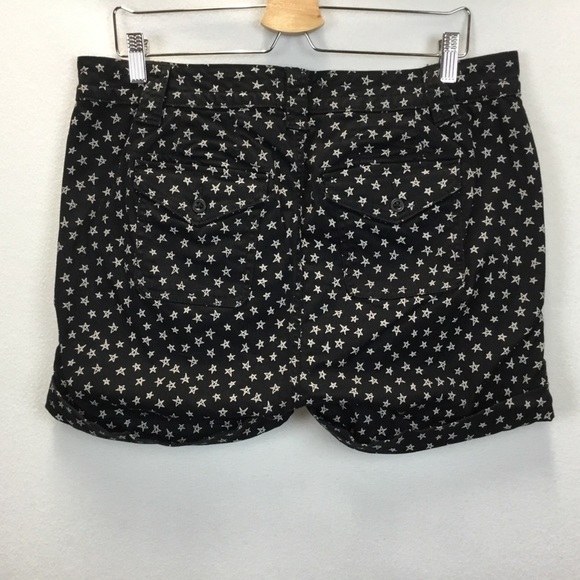Torrid Star Print Twill Military Short - Picture 2 of 10